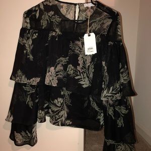 Nordstrom Leith ruffle flower top